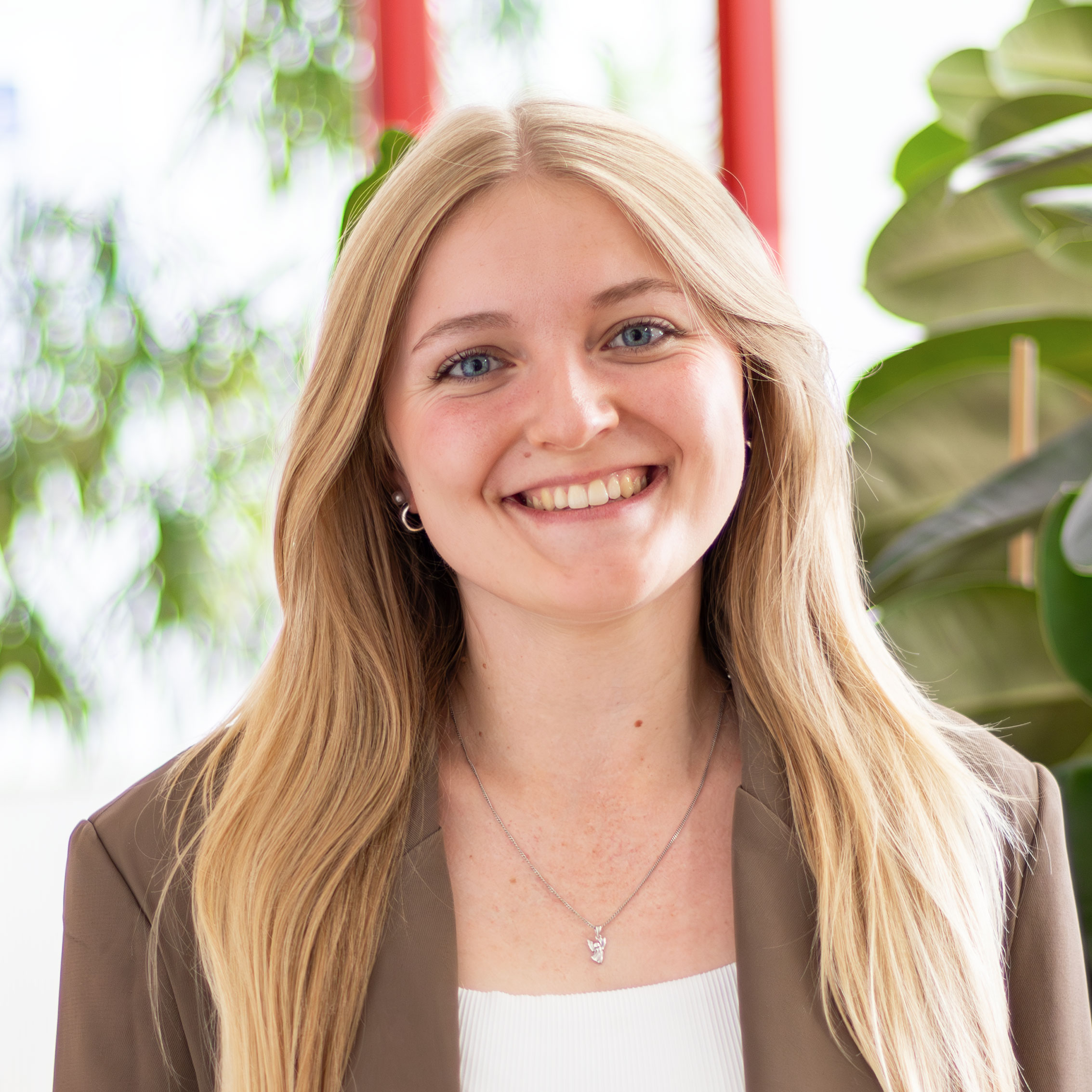 Nina Burda | Junior Online Marketing Manager